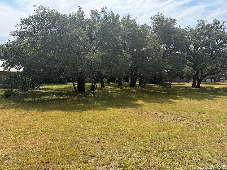 2nd image of 720 OAKRIDGE DR LOT 20