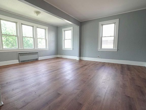 5th image of 68 Emmet St
