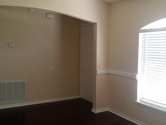4th image of 1341 SW Hutchins St