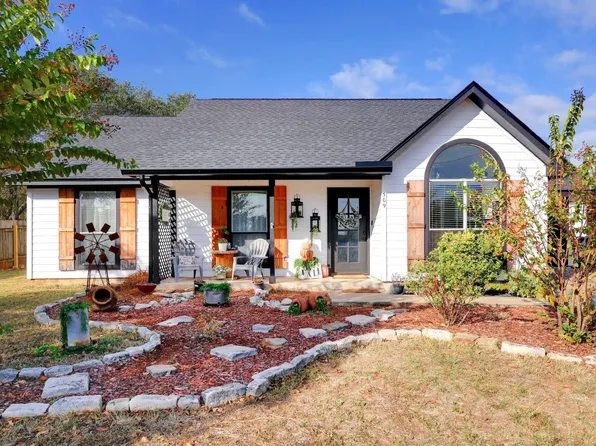 309 N Winters Furr, Johnson City, TX 78636