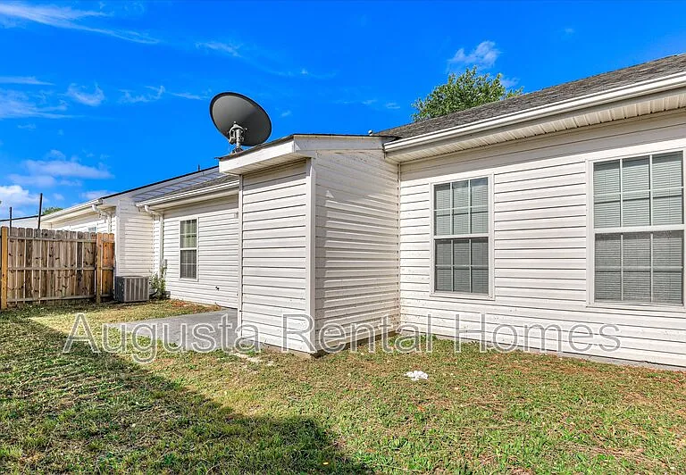 7002 Reagan Cir #1 — Photo 31