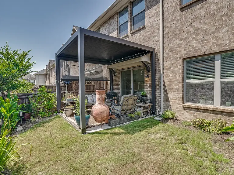 2724 Splendor Dr — Photo 24