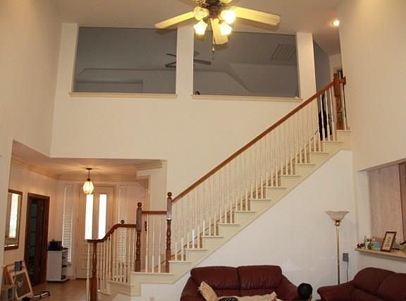 4th image of 1402 Haddington Ln