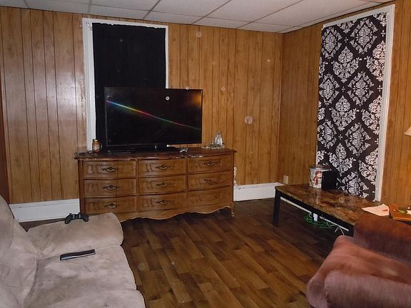 3rd image of 122 Granger St