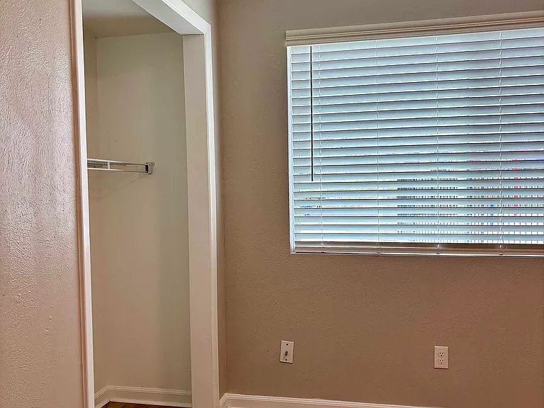 Marine Park Apartments — Photo 46