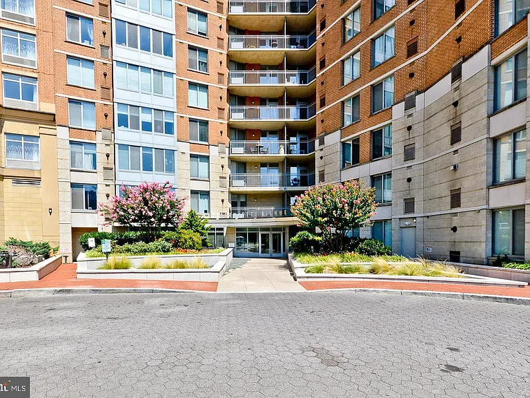555 Massachusetts Ave NW #313 — Photo 3