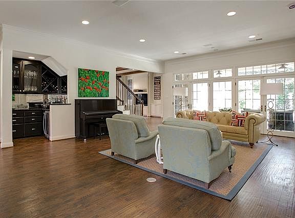 4th image of 4466 Kirkland Dr