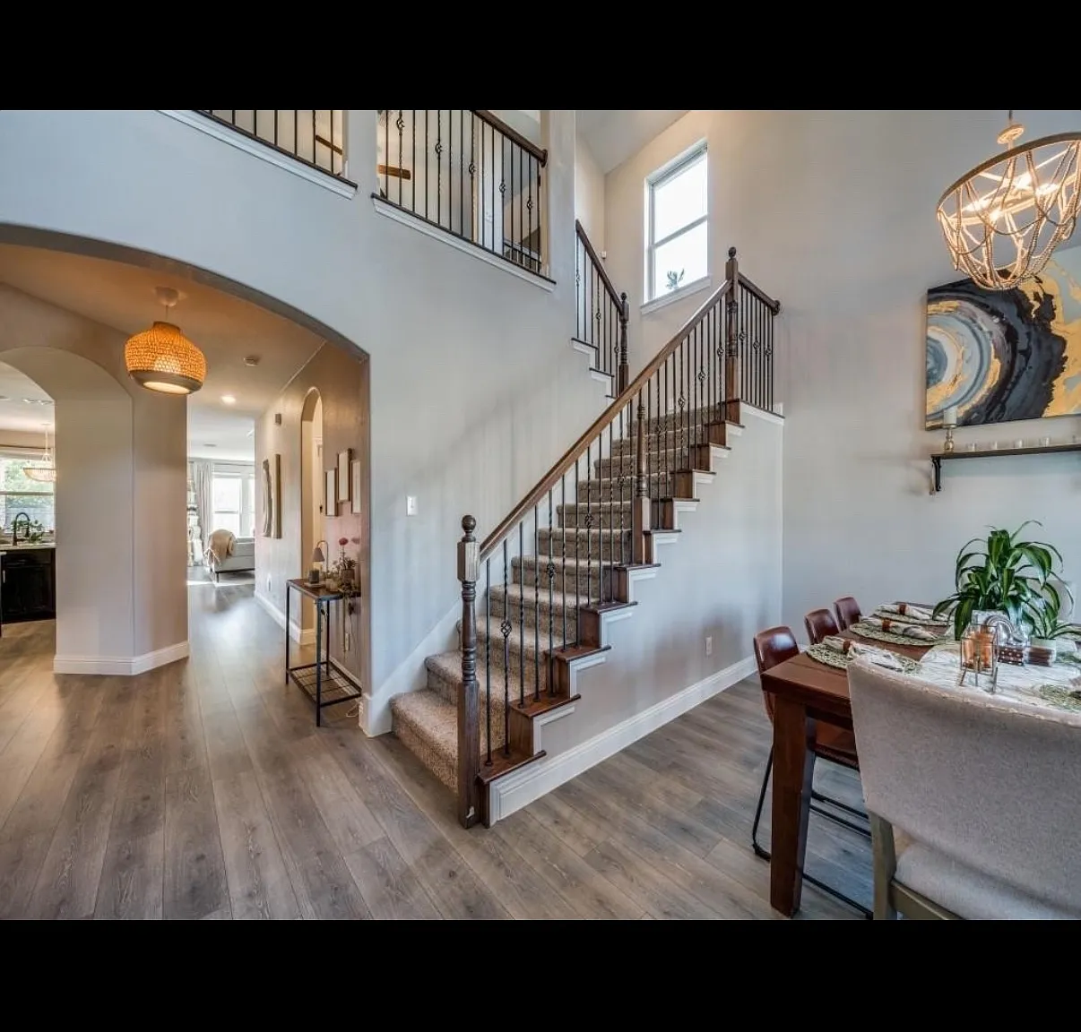 5 bed, 2935 sqft, $3,855 — Photo 2