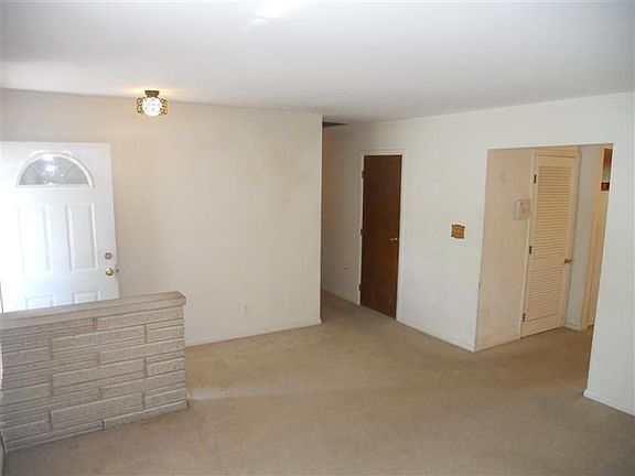 3rd image of 5135 Weddington Dr