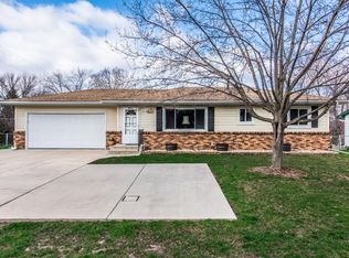 3923 Blackhawk Rd, Eagan, MN 55122