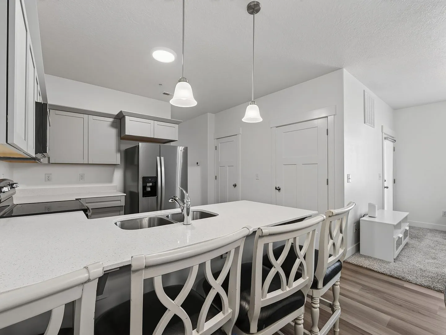 Luxury (partially furnished) condo for rent at Gardner Point Lehi! — Photo 2