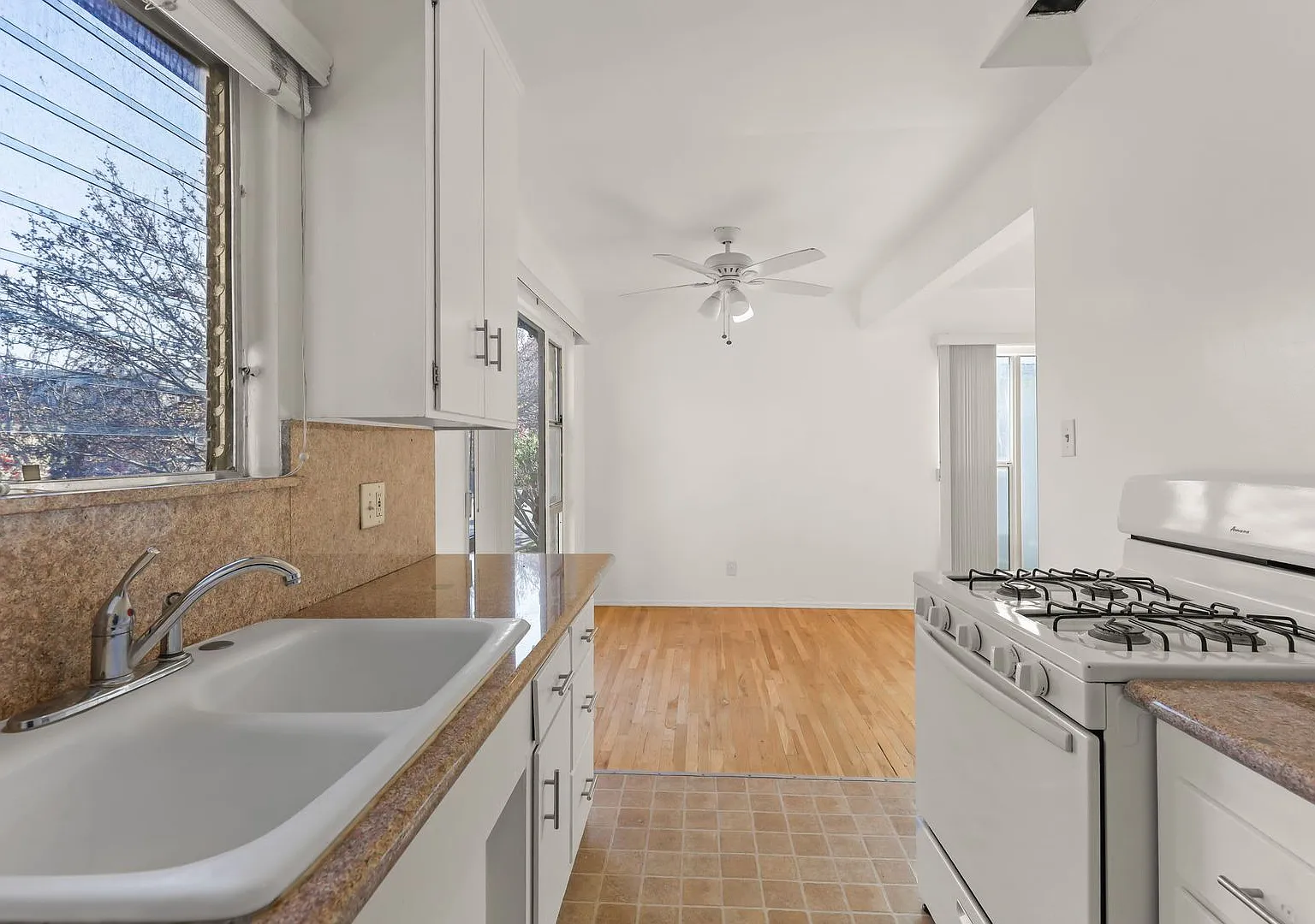 Two Bedroom Apartment Home Santa Monica. — Photo 1