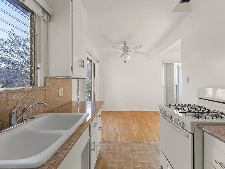 1238 11th St #5 — Photo 1