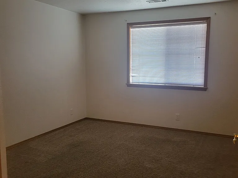 825 Amanda Way — Photo 13