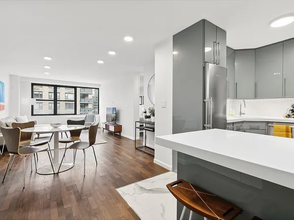 305 E 40th St APT 17E, Manhattan, NY 10016