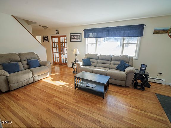 3rd image of 582 E New Lenox Rd