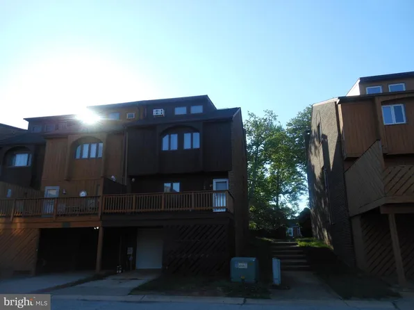 27 Servan Ct, Wilmington, DE 19805