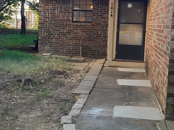 1414 Briar Cir, Crowley, TX 76036