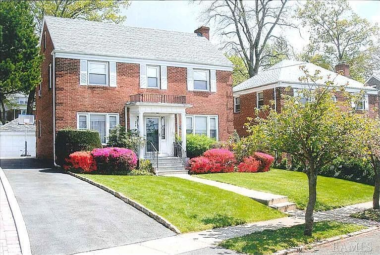 1st image of 258 Kneeland Ave