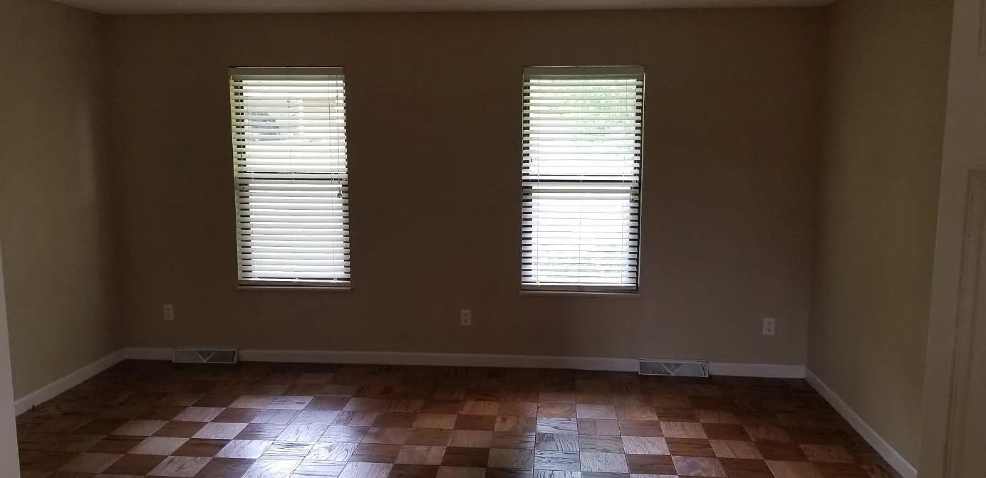 3 bed, 2268 sqft, $2,000 — Photo 4