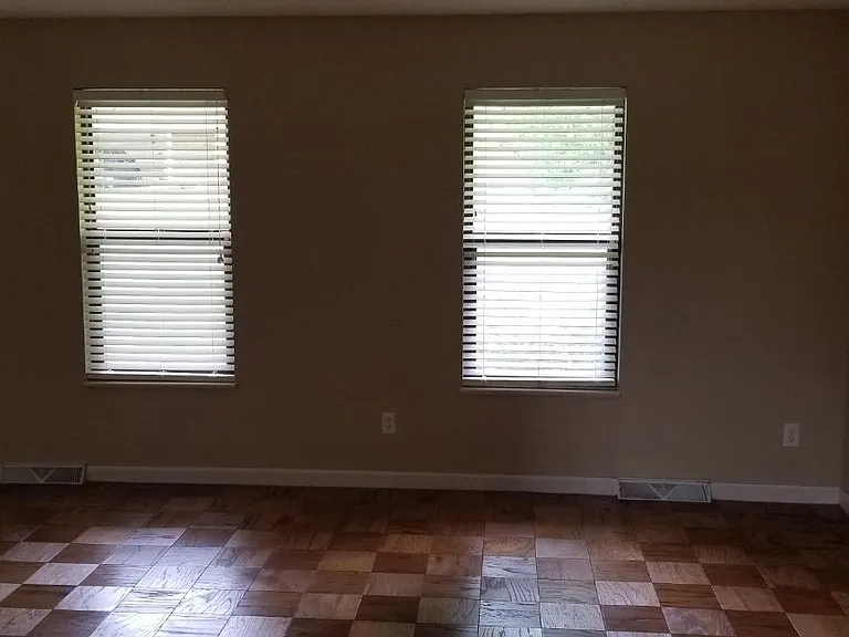 3729 Fairfield Dr — Photo 6