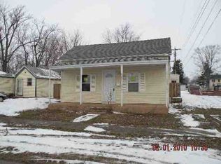 206 W Park Ave, Bourbon, IN 46504