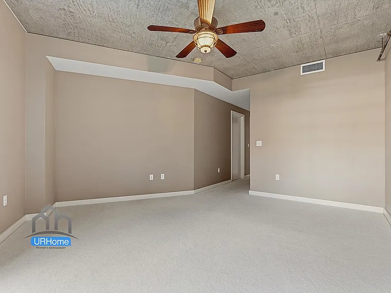 1926 W Burnside St #202 — Photo 16