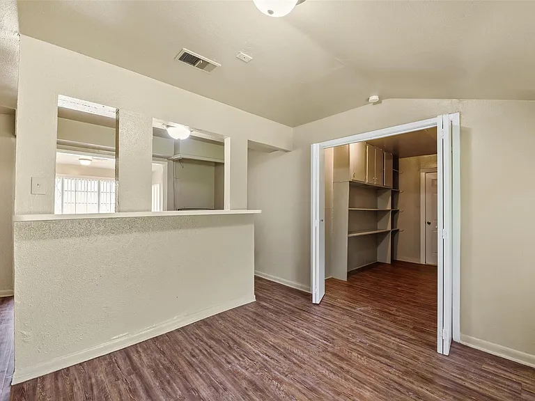 5503 S Acres Dr — Photo 10
