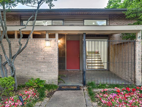 3rd image of 10477 Silverock Dr