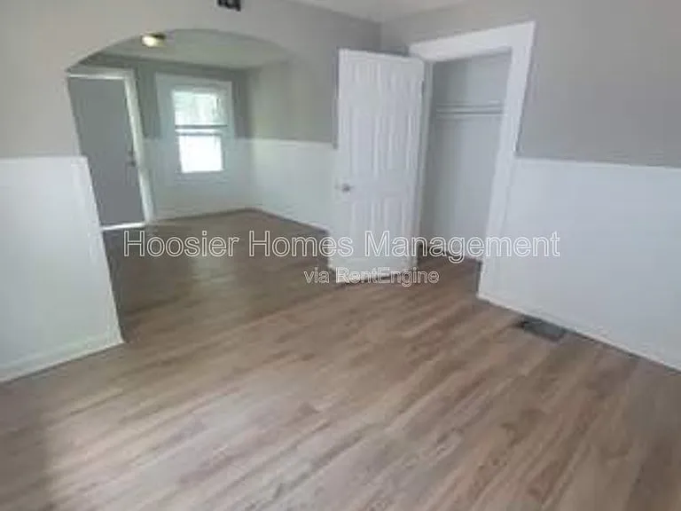 1451 W 34th St — Photo 7