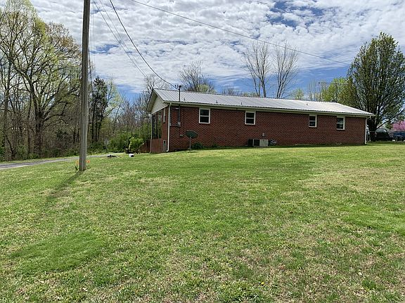 5th image of 137 Martin Ln