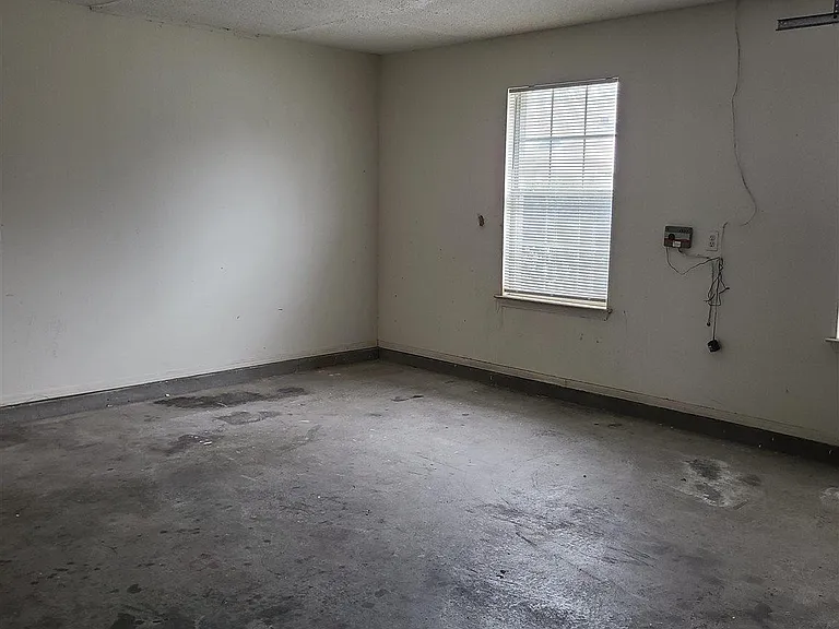 112 Mirabelle Cir — Photo 25