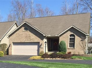 52 Timber Lake Dr, Hubbard, OH 44425