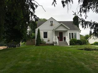 2000 Hamstead Rd NW, Grand Rapids, MI 49504