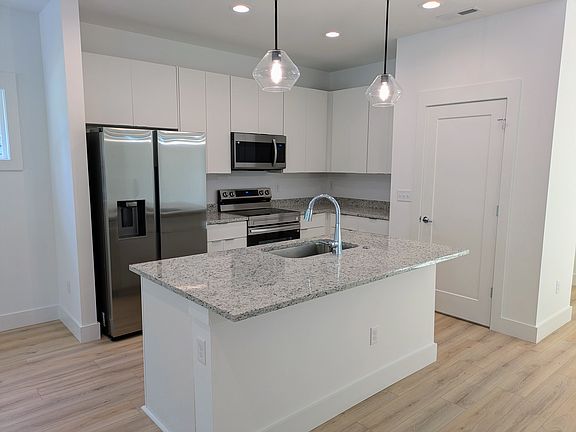 New appliances in new kitchen