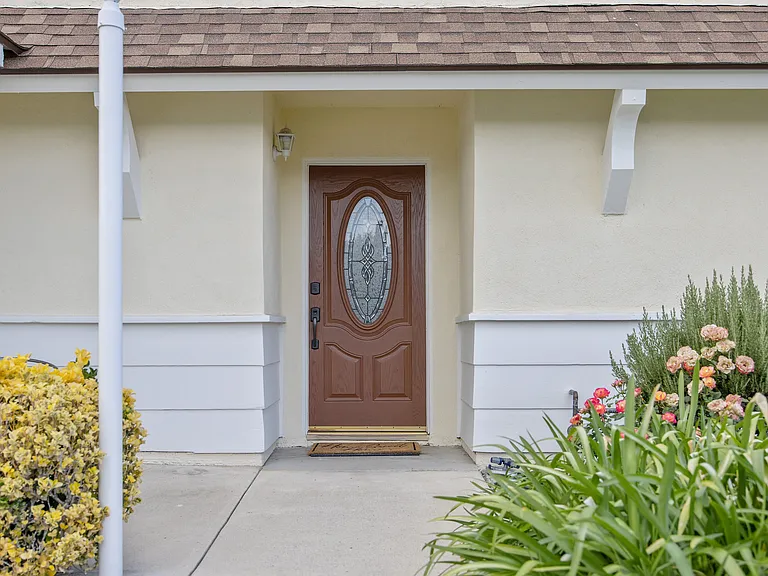 2087 Rhoda St — Photo 3