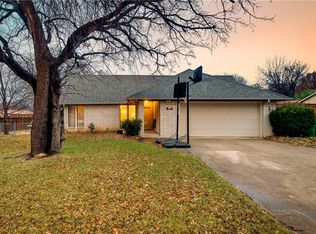 930 Yellowstone Dr, Grapevine, TX 76051