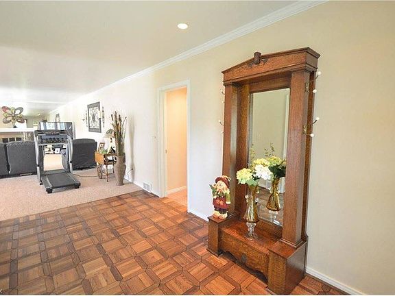 2nd image of 3285 Saint Clair Ave