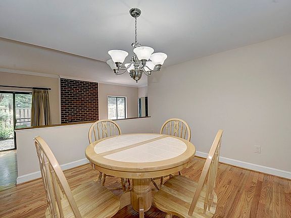 4th image of 9848 Dairyton Ct