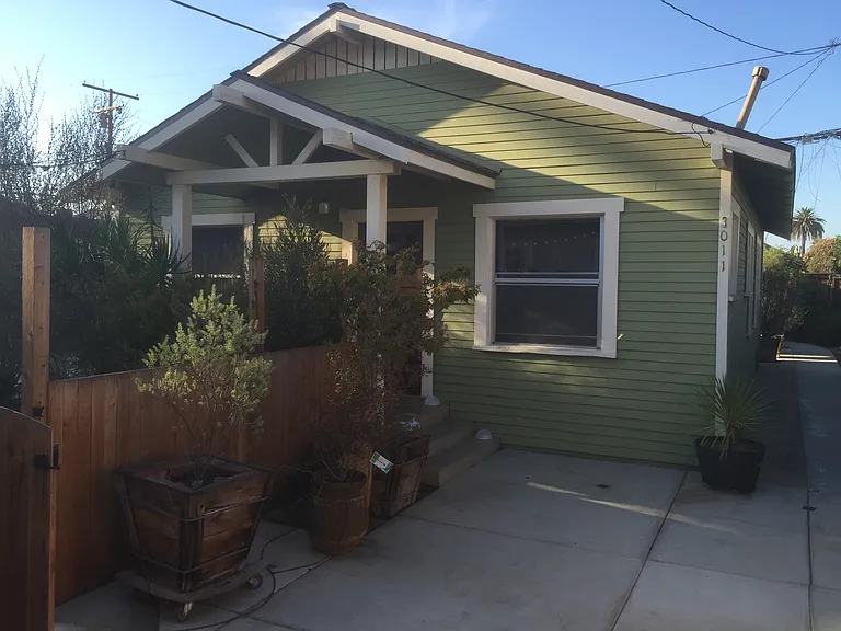 3011 E 5th St — Photo 28
