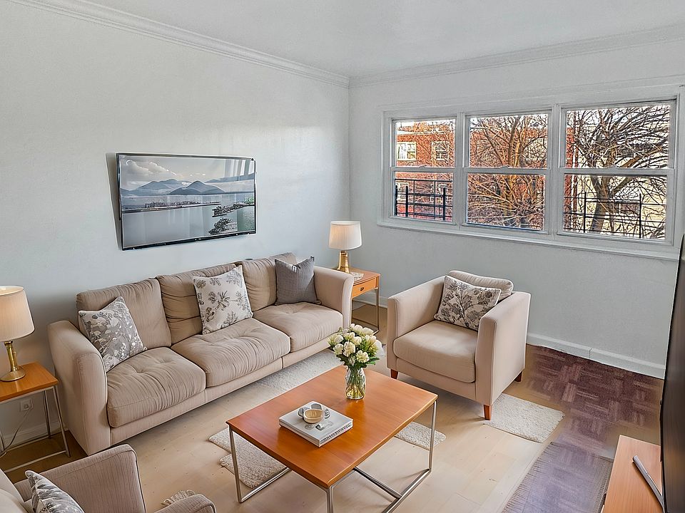 LIVING ROOM (STAGED)