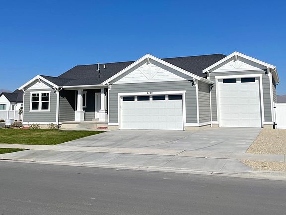 3rd image of 2125 E Emerald Ct
