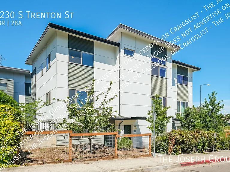 4230 S Trenton St — Photo 1
