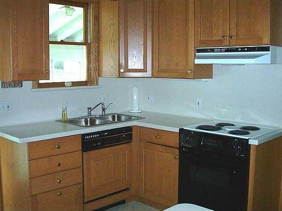 2nd image of 424 Stafford Ave