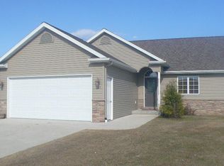 125 S 2nd St, Oostburg, WI 53070