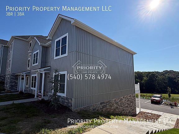2nd image of 2950 Locust Grove Ct