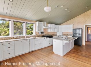 1699 Penn Cove Rd, Oak Harbor, WA 98277