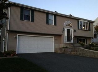 66 Sara Lynn Ct, Fall River, MA 02720