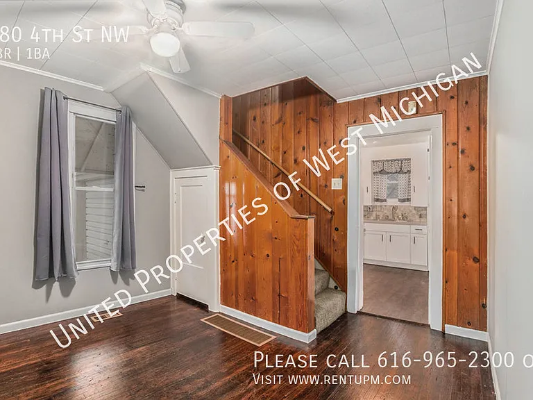 880 4th St NW — Photo 6