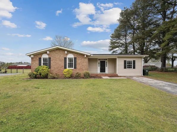 502 W A St, Erwin, NC 28339